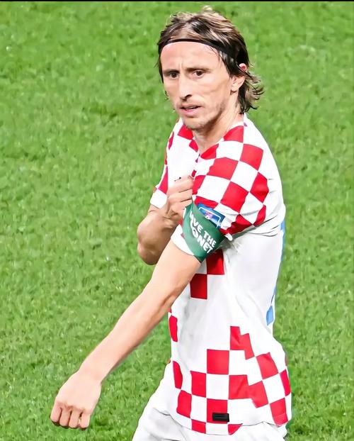 足球欧冠16强对阵出炉，多场焦点战提前上演