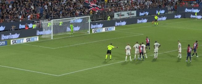 曼晚：曼联决定让莱昂先在青训梯队效力，以适应英格兰足球