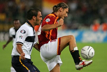 铜梁龙致谢蓉城：期待成渝两地共同推动西部足球事业蓬勃发展（铜梁龙感谢蓉城，盼成渝携手助推西部足球腾飞）