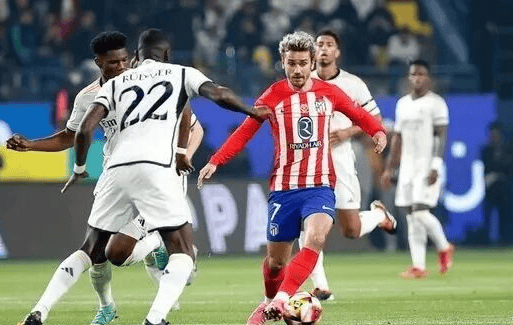 意媒：黄潜考虑买断那不勒斯租将拉法-马林，皇马握有回购权