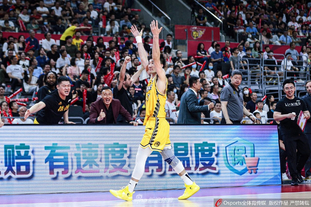 官方：多特门将迈尔续约至2027年